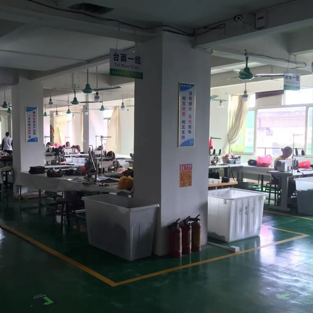 laimi-leather-bag-factory-sewing-production-workshop