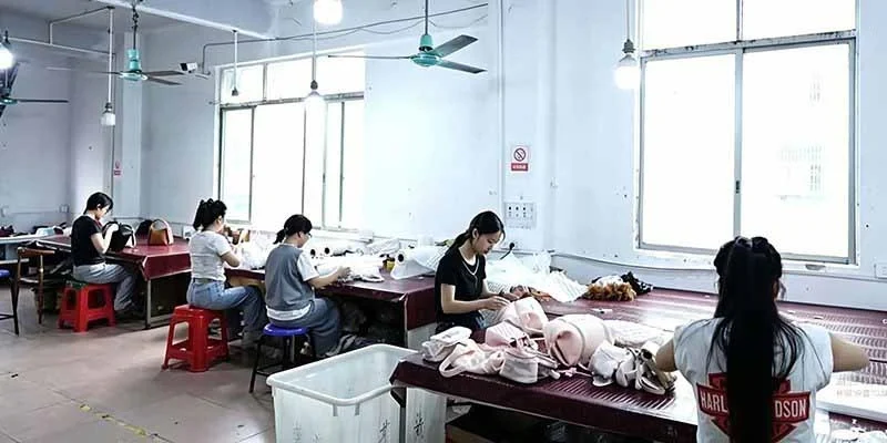 oem-odm-women-handbag-qc-inspection-quality-control-workshop